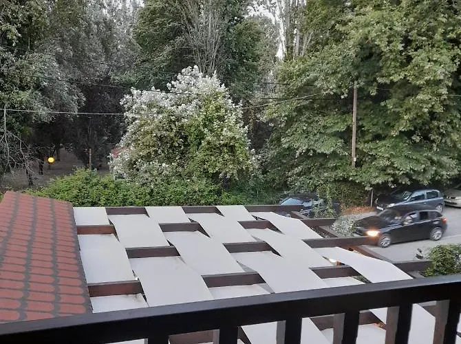 Eleni בית הארחה *