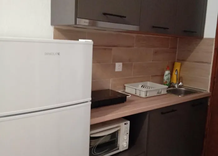 Eleni בית הארחה