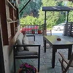 Pensión Eleni *